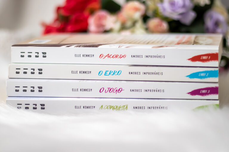 Conheça a série Amores Improváveis, da Elle Kennedy